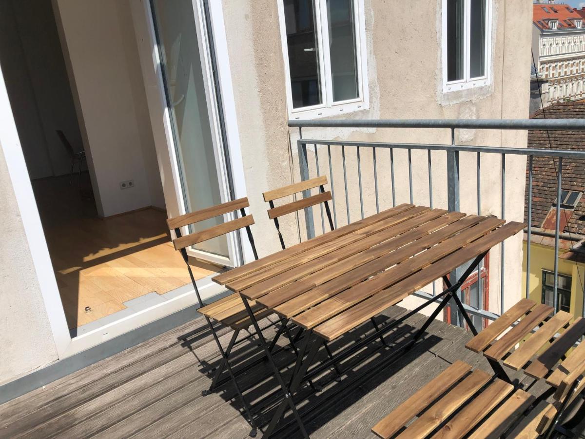 Helle 4 Zimmer Familien-Wohnung Mit Balkon! Schloss Schonbrunn In Gehdistanz Vienna Exterior photo