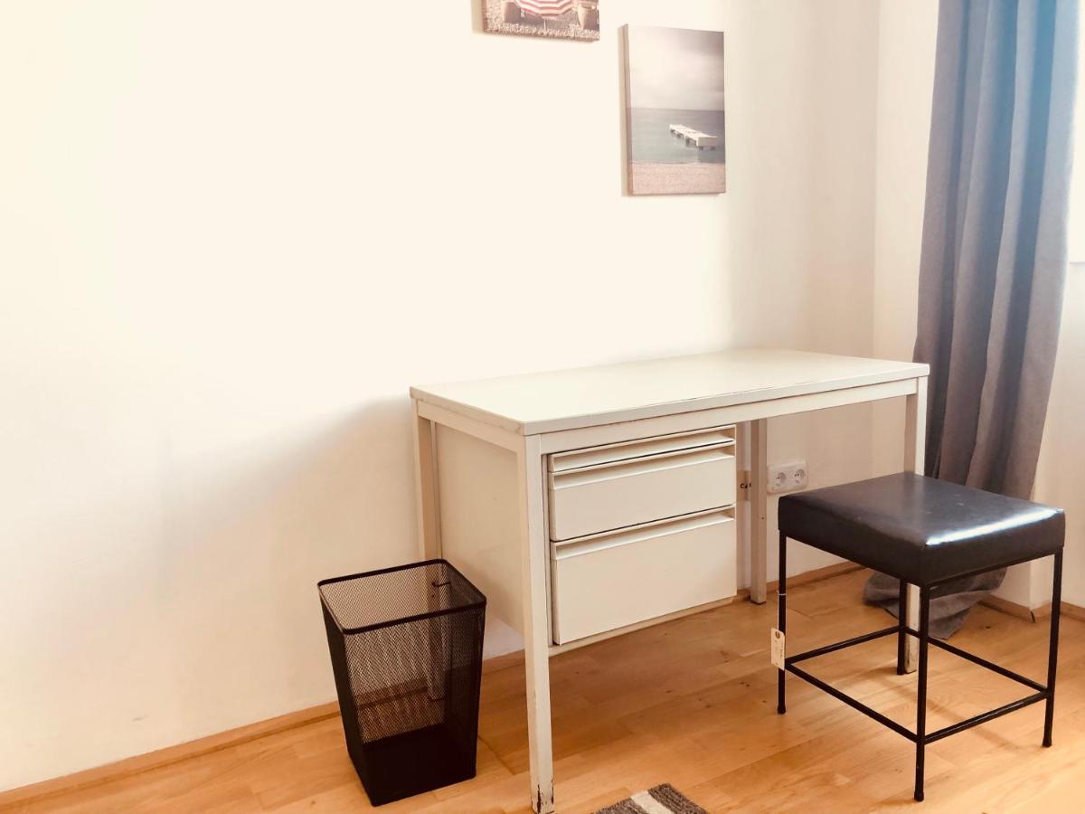 Helle 4 Zimmer Familien-Wohnung Mit Balkon! Schloss Schonbrunn In Gehdistanz Vienna Exterior photo